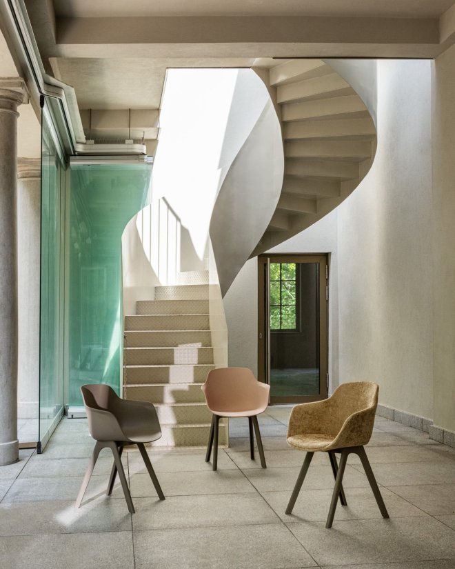 vank_loria_bucket_type_chair_1.jpg