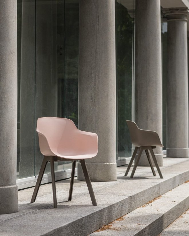 vank_loria_bucket_type_chair_outdoor.jpg