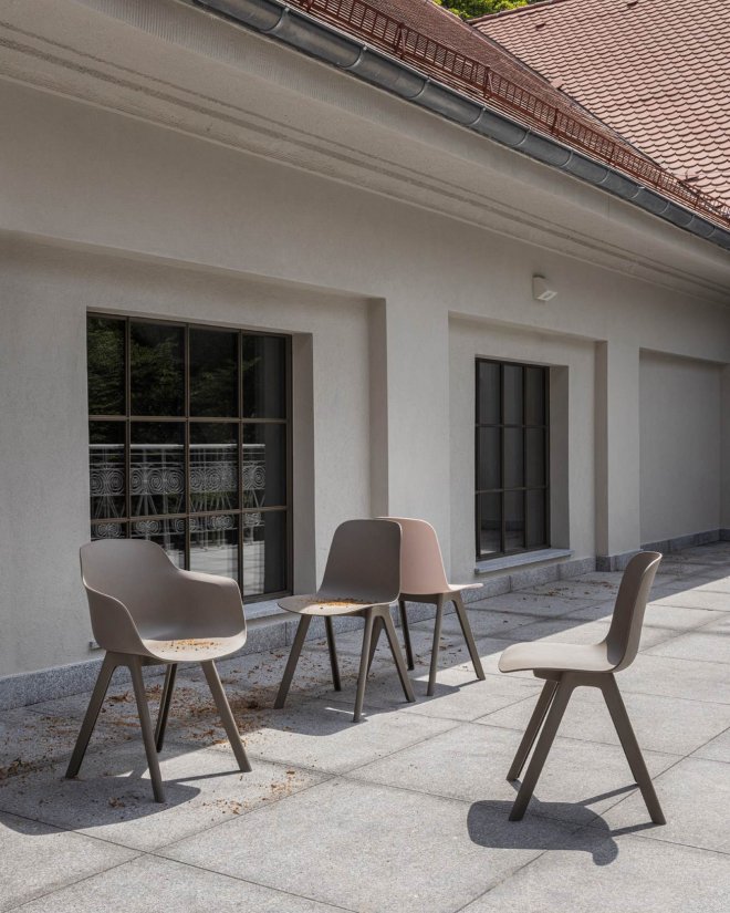 vank_loria_outdoor_chair_2.jpg