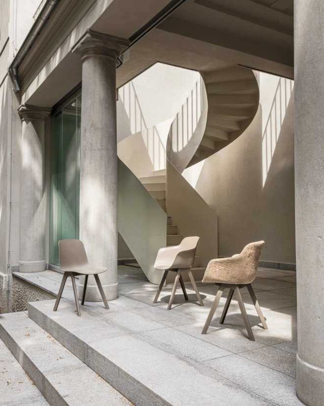 vank_loria_outdoor_chair_beige-grey_upholstered.jpg