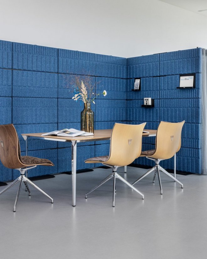 vank_flip_system-conference-room-peel_chairs_four_table_7.jpg